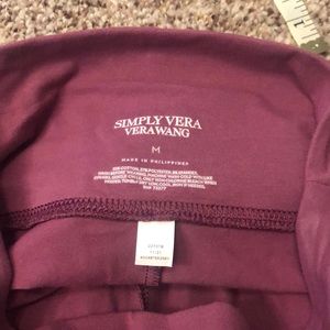 Simple Vera Verawang size medium leggings. Never worn